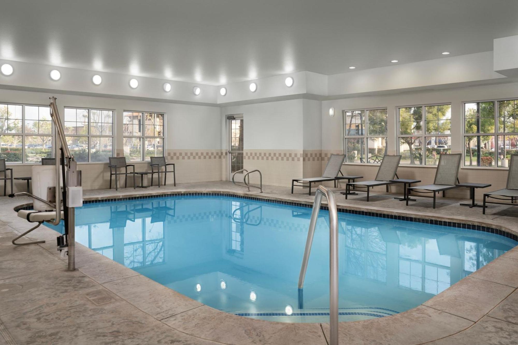 By Marriott 3* San Bernardino