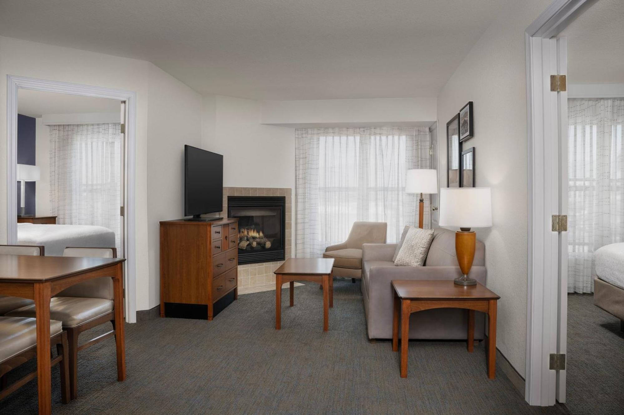Hotel By Marriott