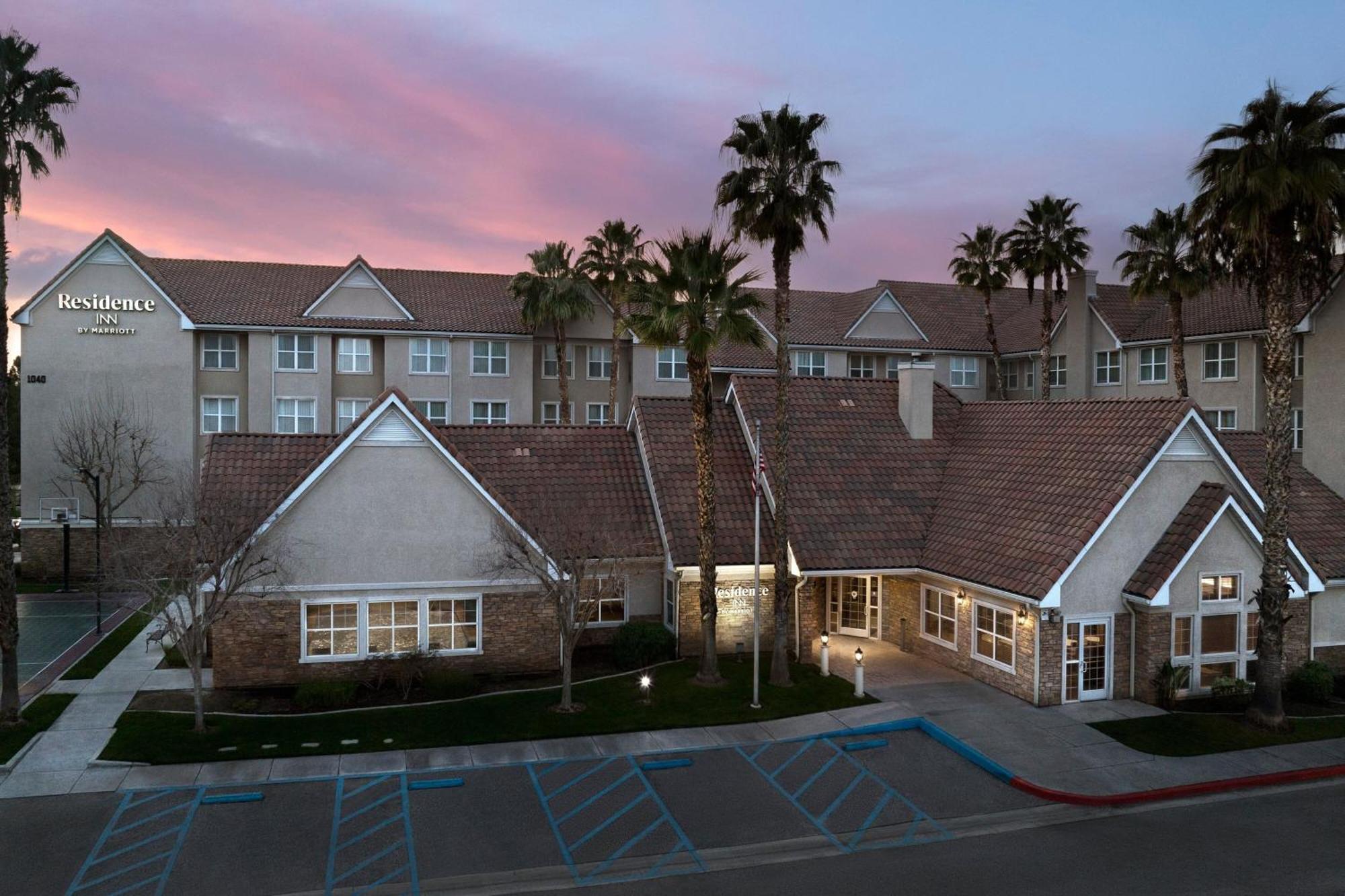 Hotel By Marriott San Bernardino